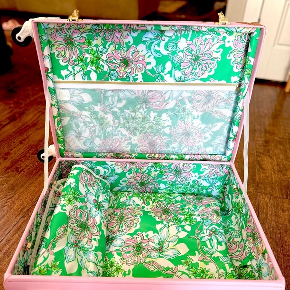 Lily Pulitzer Pink Hard Shell Carry-On Suitcase - Picture 2 of 7